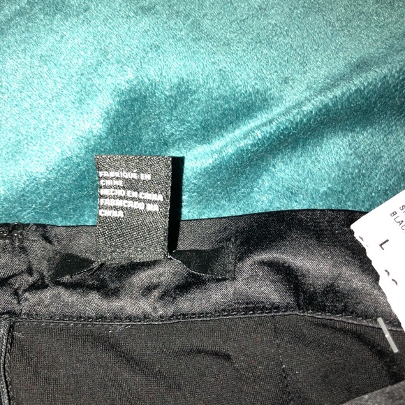 LITTLE BLACK SKIRT - Picture 6 of 8